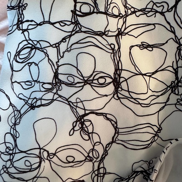 Melissa McCarthy Seven7 Top Crew Neck Sleeveless Flowy Layer Face Print White 3X - Picture 3 of 12